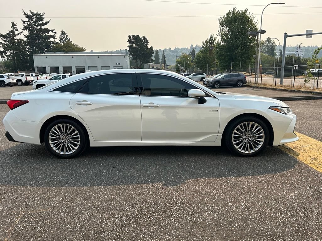Certified 2021 Toyota Avalon Limited w/ Advanced Safety Package FWD image 4