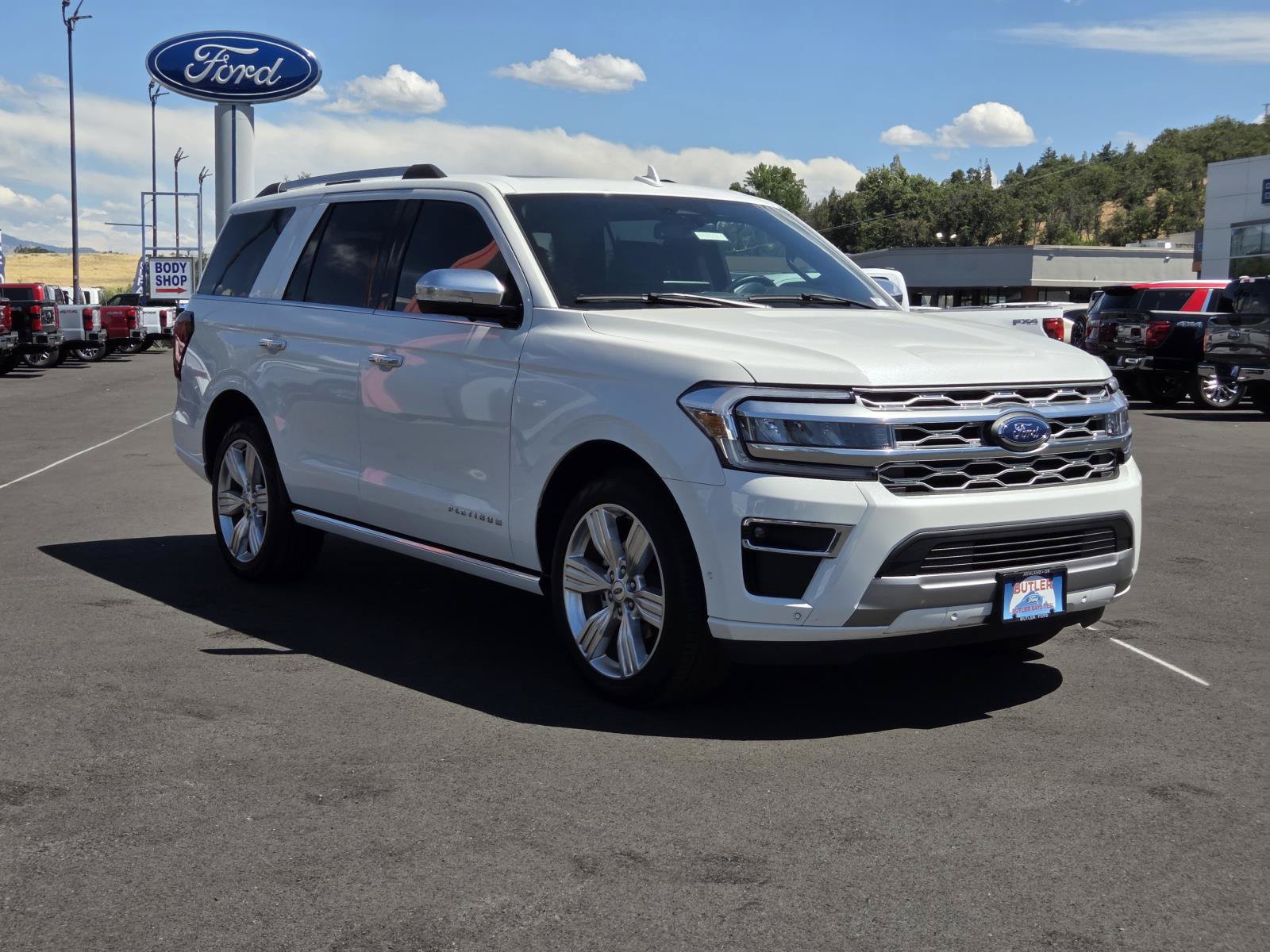 Certified 2024 Ford Expedition Platinum RWD image 3