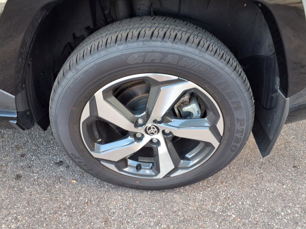 Used 2024 Toyota RAV4 SE image 14