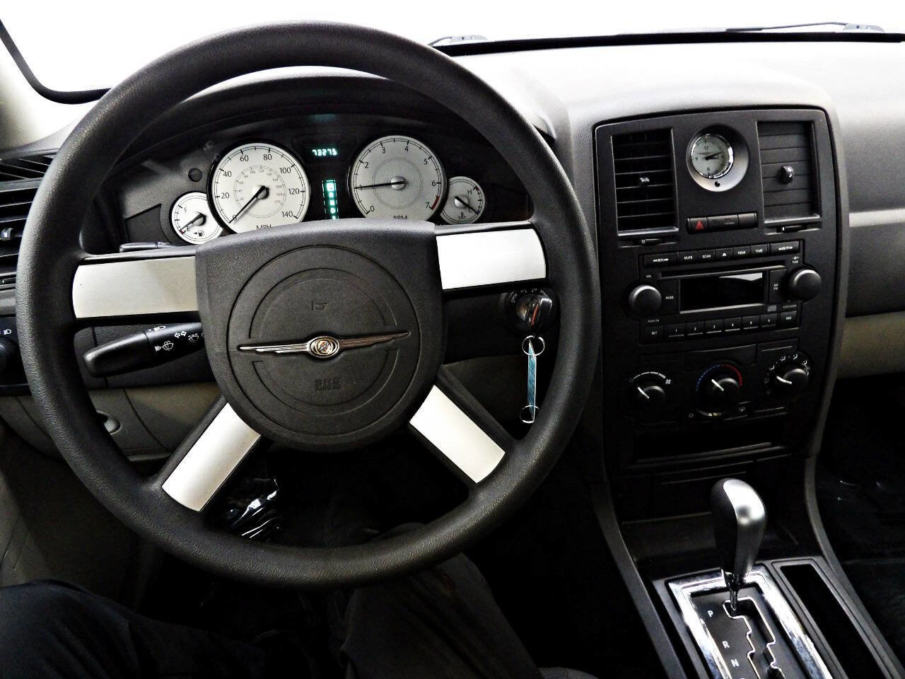 Used 2006 Chrysler 300 image 16