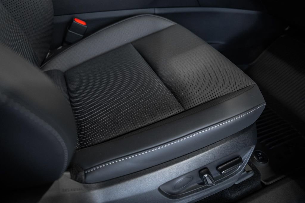 New 2025 Toyota Crown Signia image 36