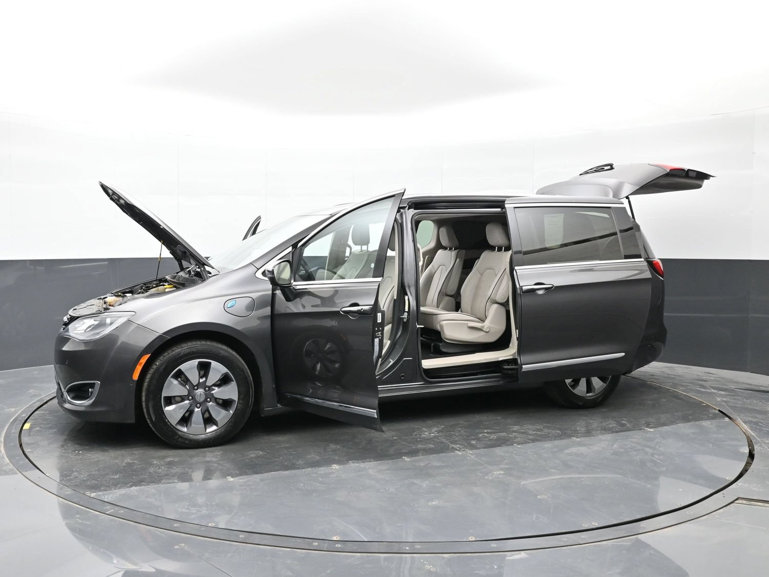 Used 2018 Chrysler Pacifica Limited w/ Advanced Safetytec Group FWD image 50