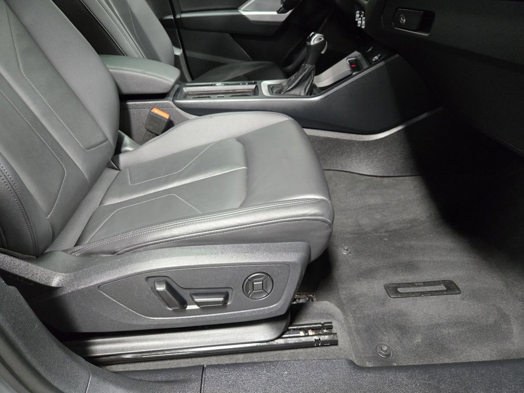 Used 2024 Audi Q3 2.0T Premium image 52