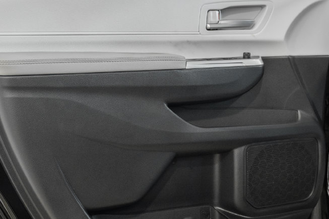 New 2026 Toyota Sienna XLE AWD/4WD image 32