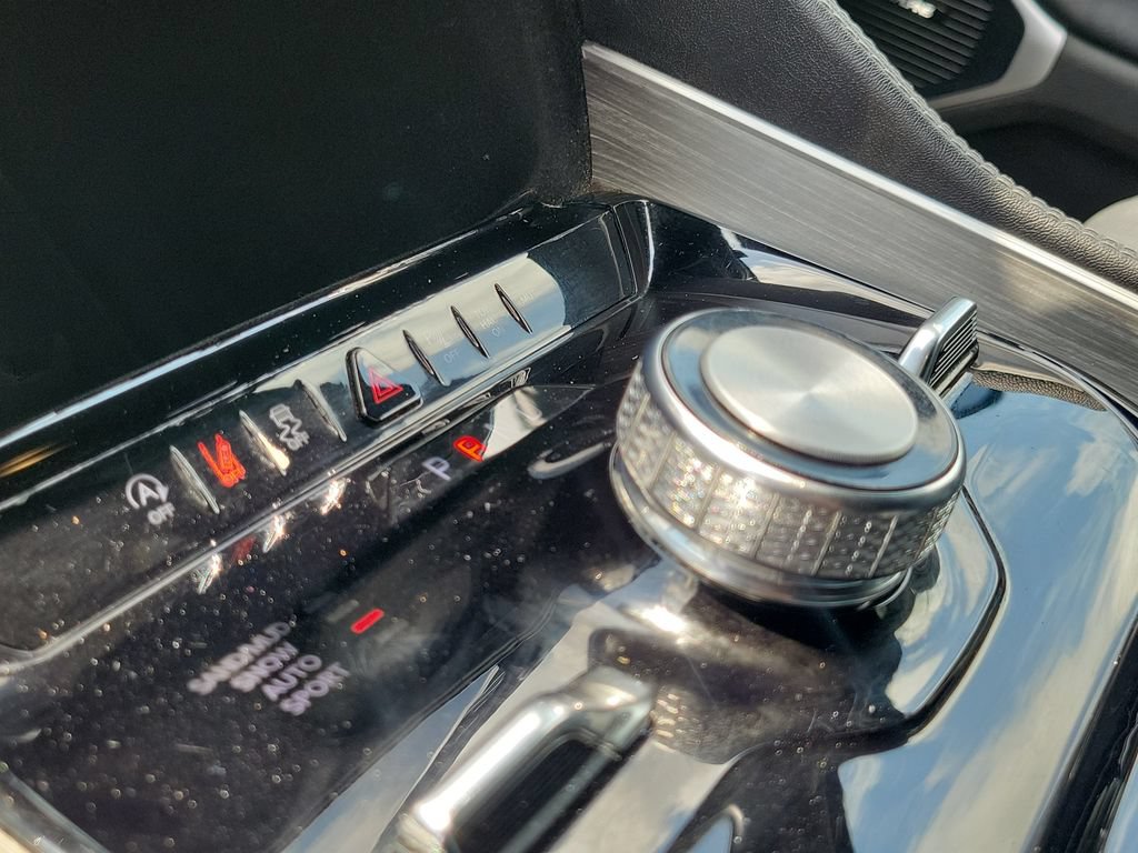 Used 2024 Jeep Wagoneer Series III AWD/4WD image 30