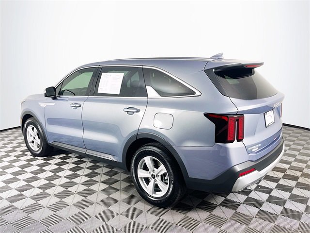 Used 2025 Kia Sorento LX image 6