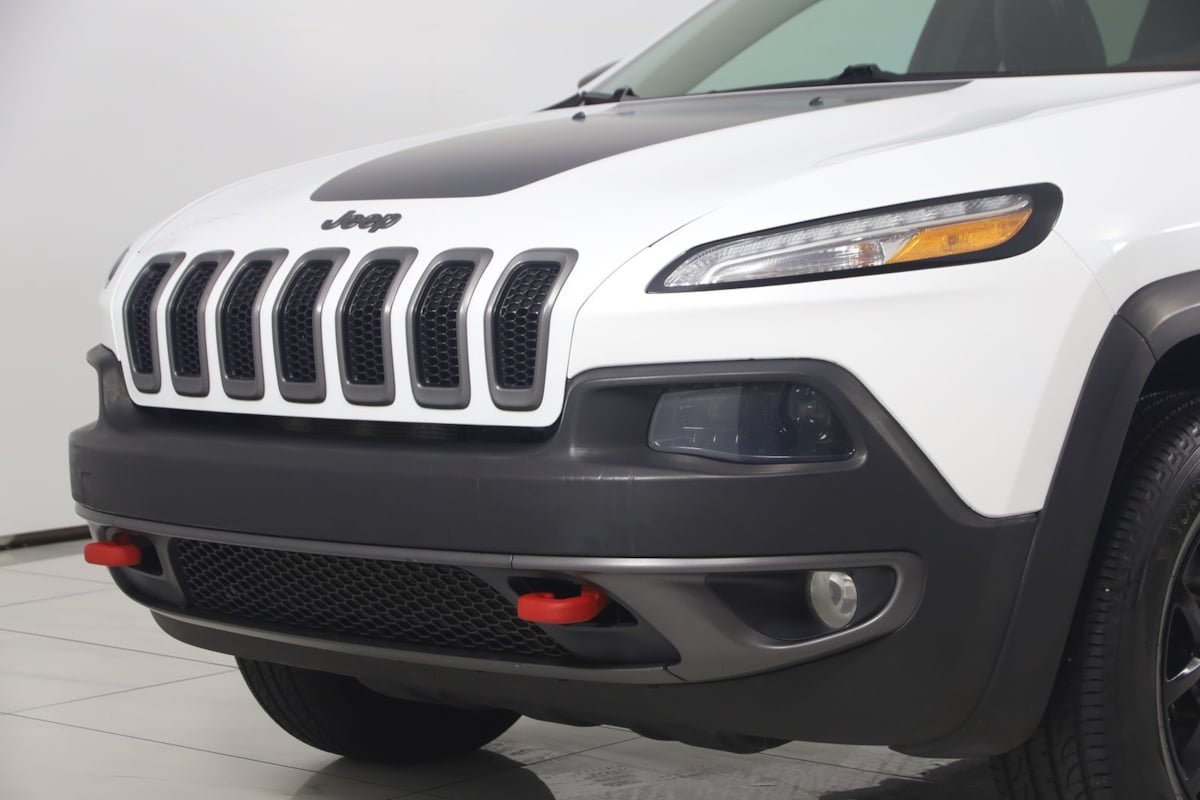Used 2017 Jeep Cherokee Trailhawk AWD/4WD image 44
