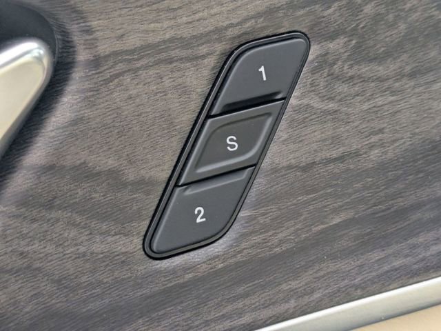 Used 2024 Jeep Grand Cherokee L Limited w/ Luxury Tech Group II image 11