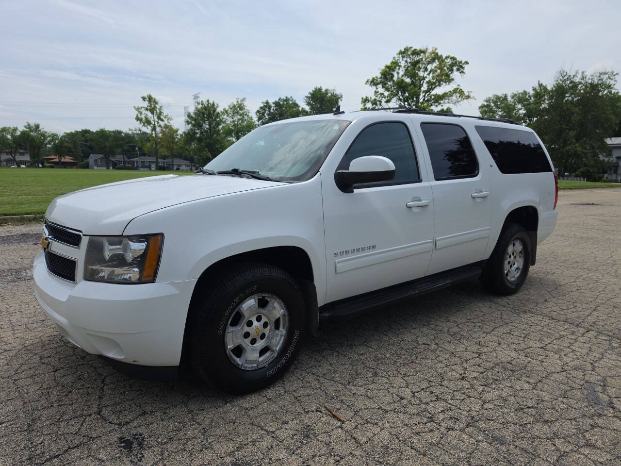 Used 2012 Chevrolet Suburban LT AWD/4WD image 2