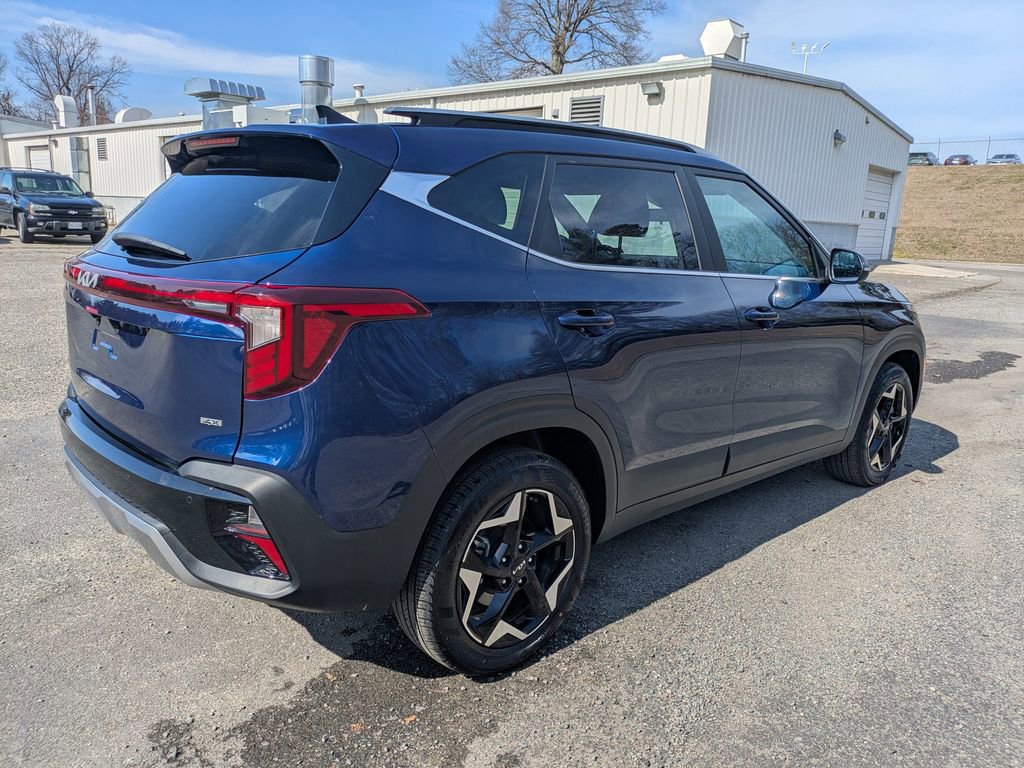 Used 2025 Kia Seltos EX image 4