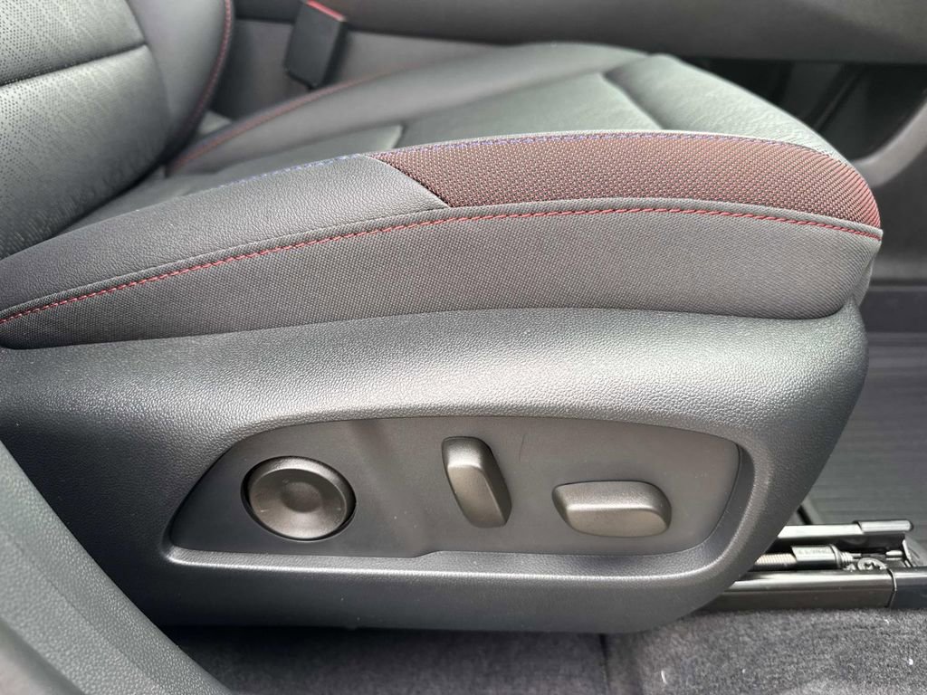 New 2026 Chevrolet Equinox RS w/ Convenience Package III FWD image 12