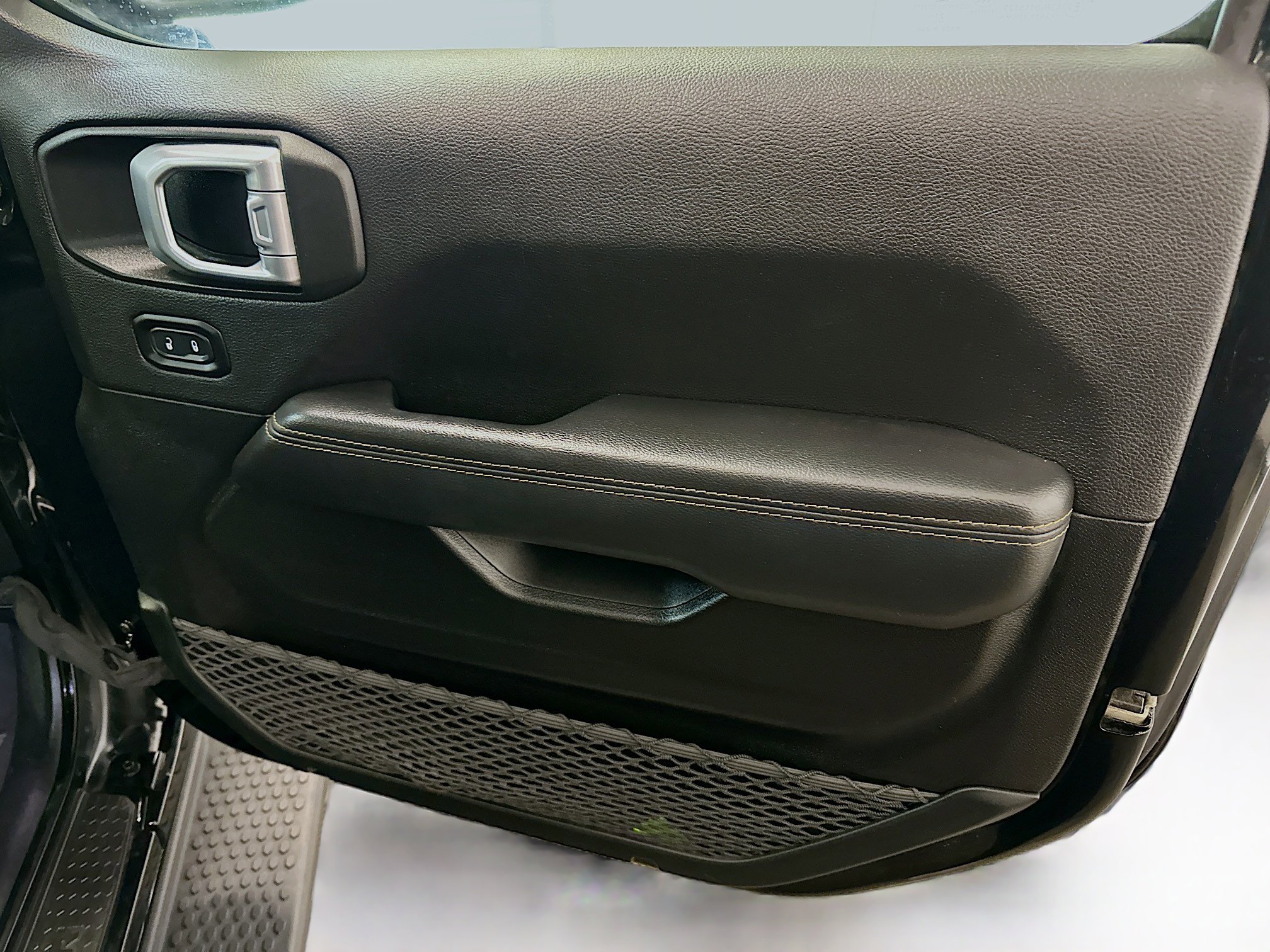 Used 2021 Jeep Wrangler Unlimited Sahara AWD/4WD image 33