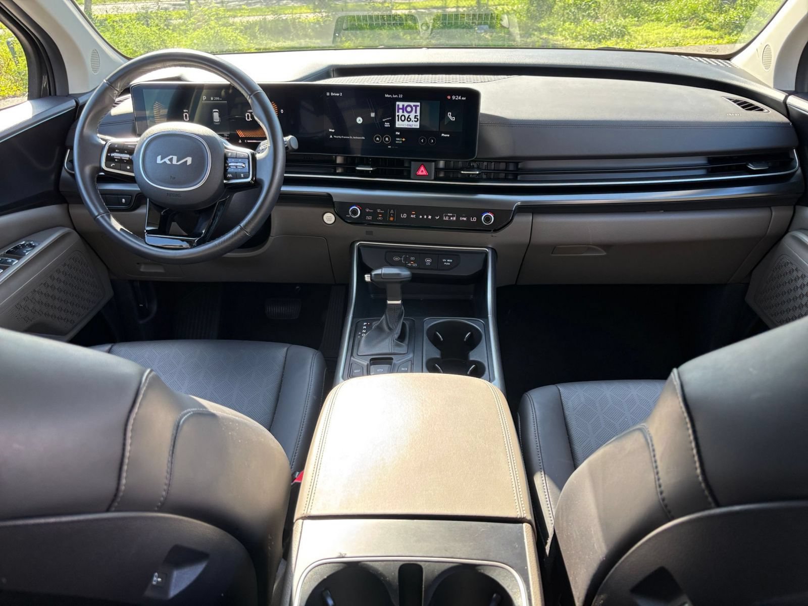 Used 2026 Kia Carnival FWD image 44