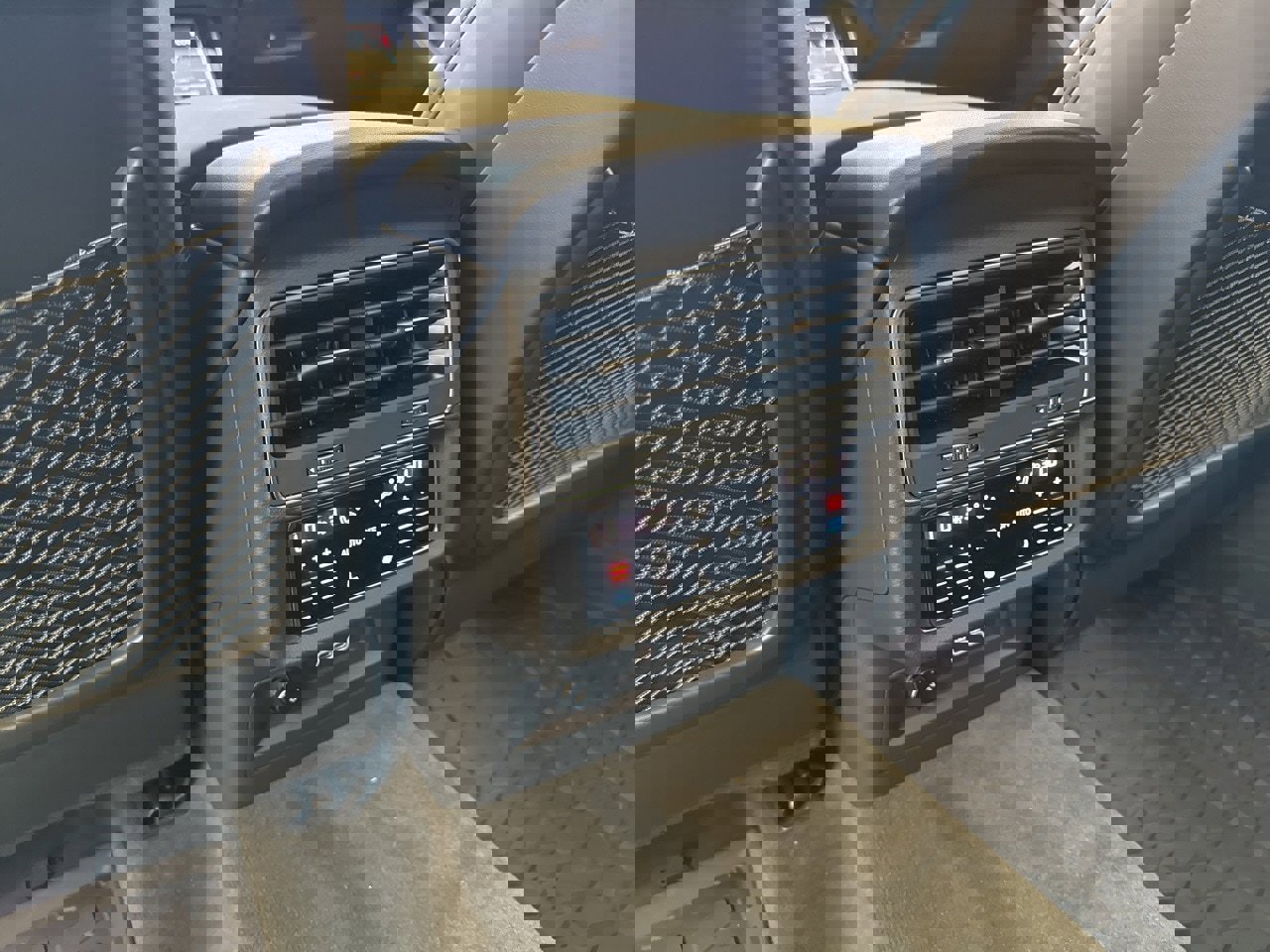 New 2025 Audi Q8 Prestige image 43