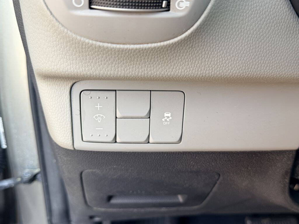 Used 2015 Kia Soul FWD image 13