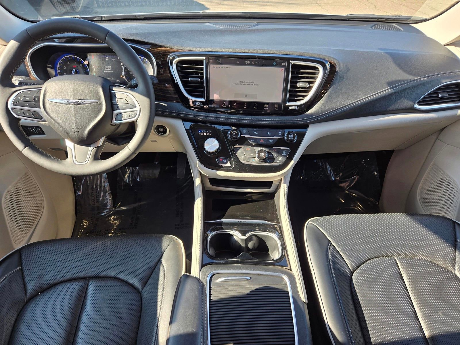 Used 2024 Chrysler Pacifica Limited image 14