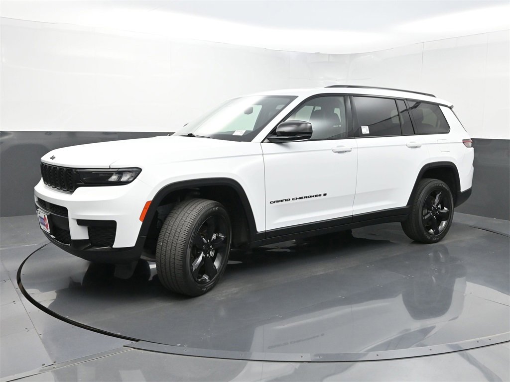 Used 2023 Jeep Grand Cherokee L Laredo image 25