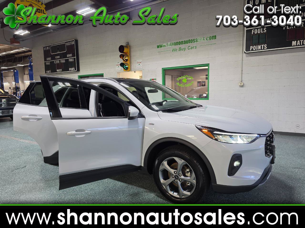 Used 2025 Ford Escape ST-Line Select w/ Tech Pack #1 AWD/4WD image 1