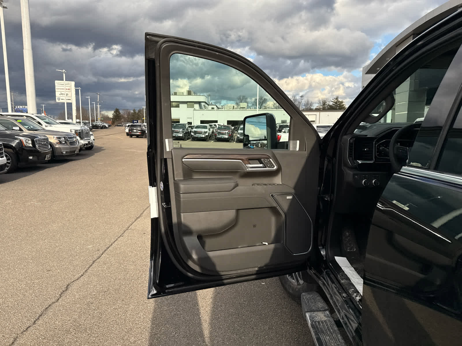 New 2026 GMC Sierra 2500 SLT w/ SLT Premium Package image 17