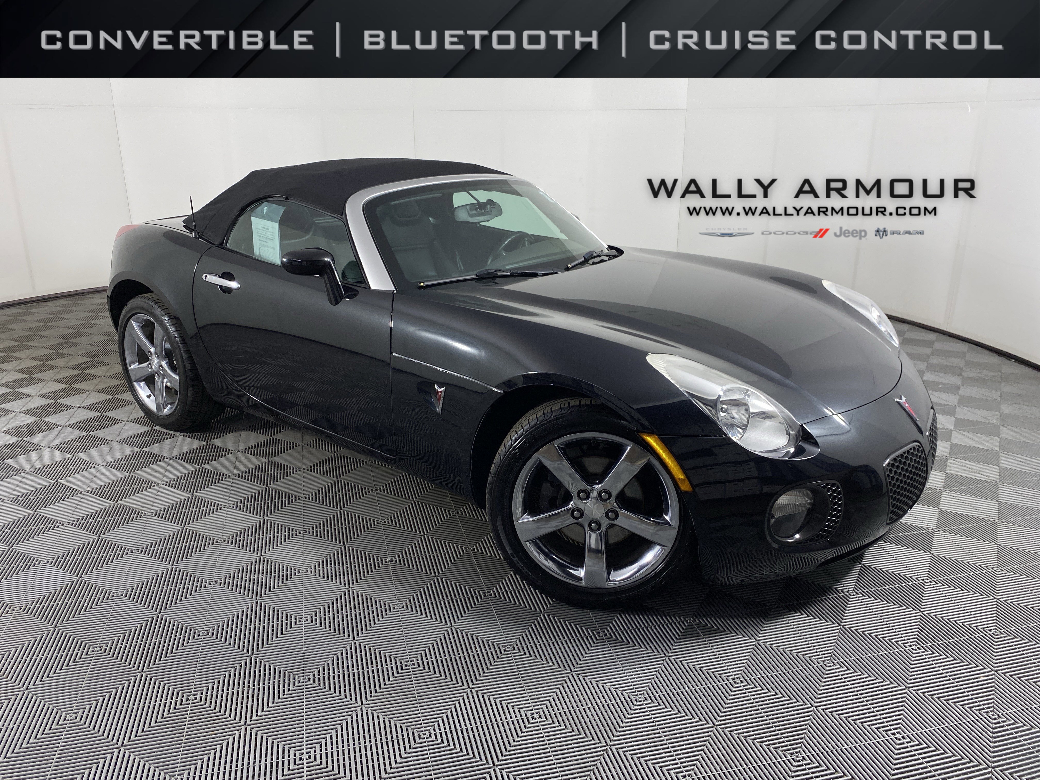 Used 2008 Pontiac Solstice GXP w/ Premium Package image 1