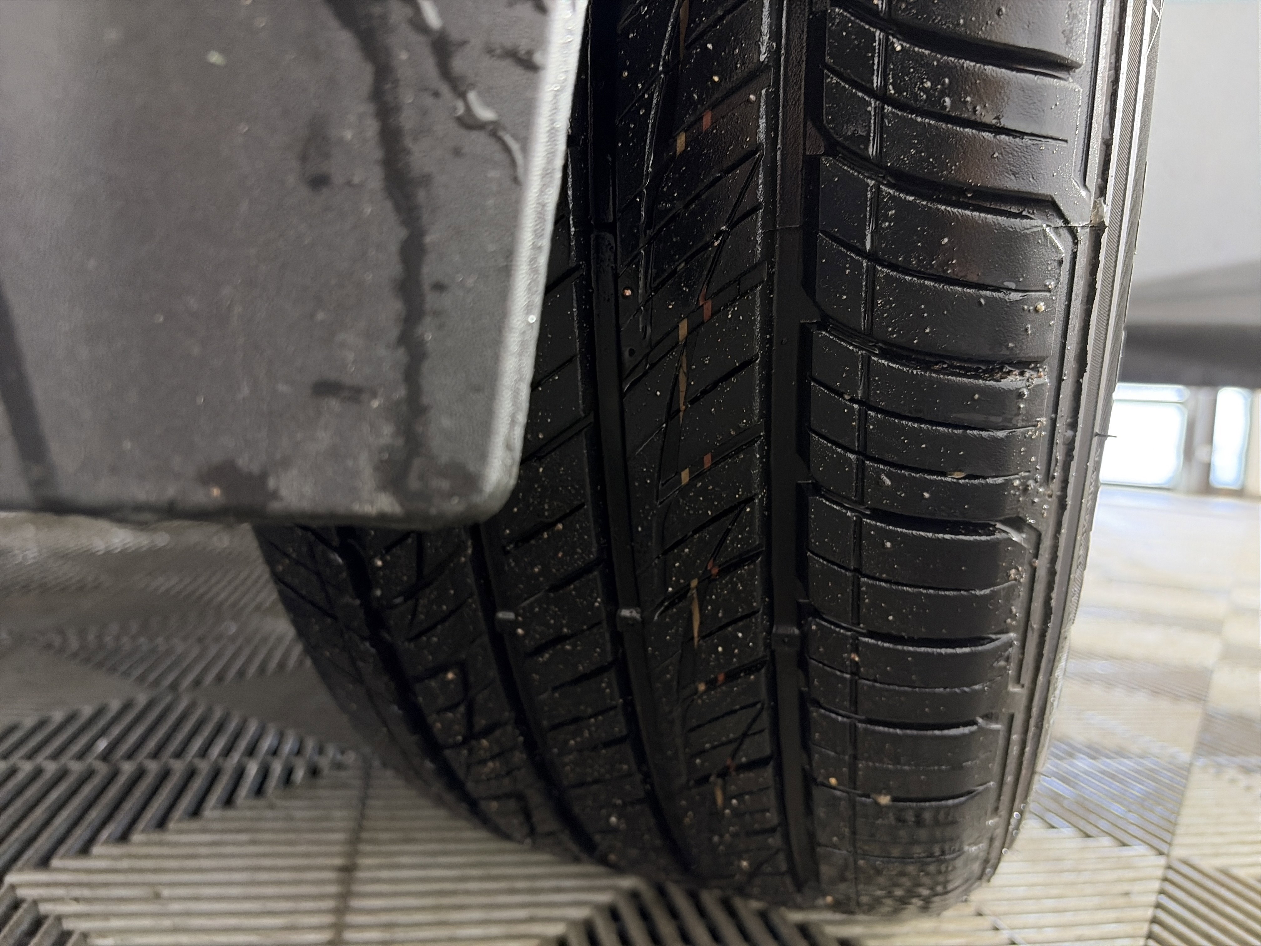 Used 2024 Nissan Pathfinder SV image 13