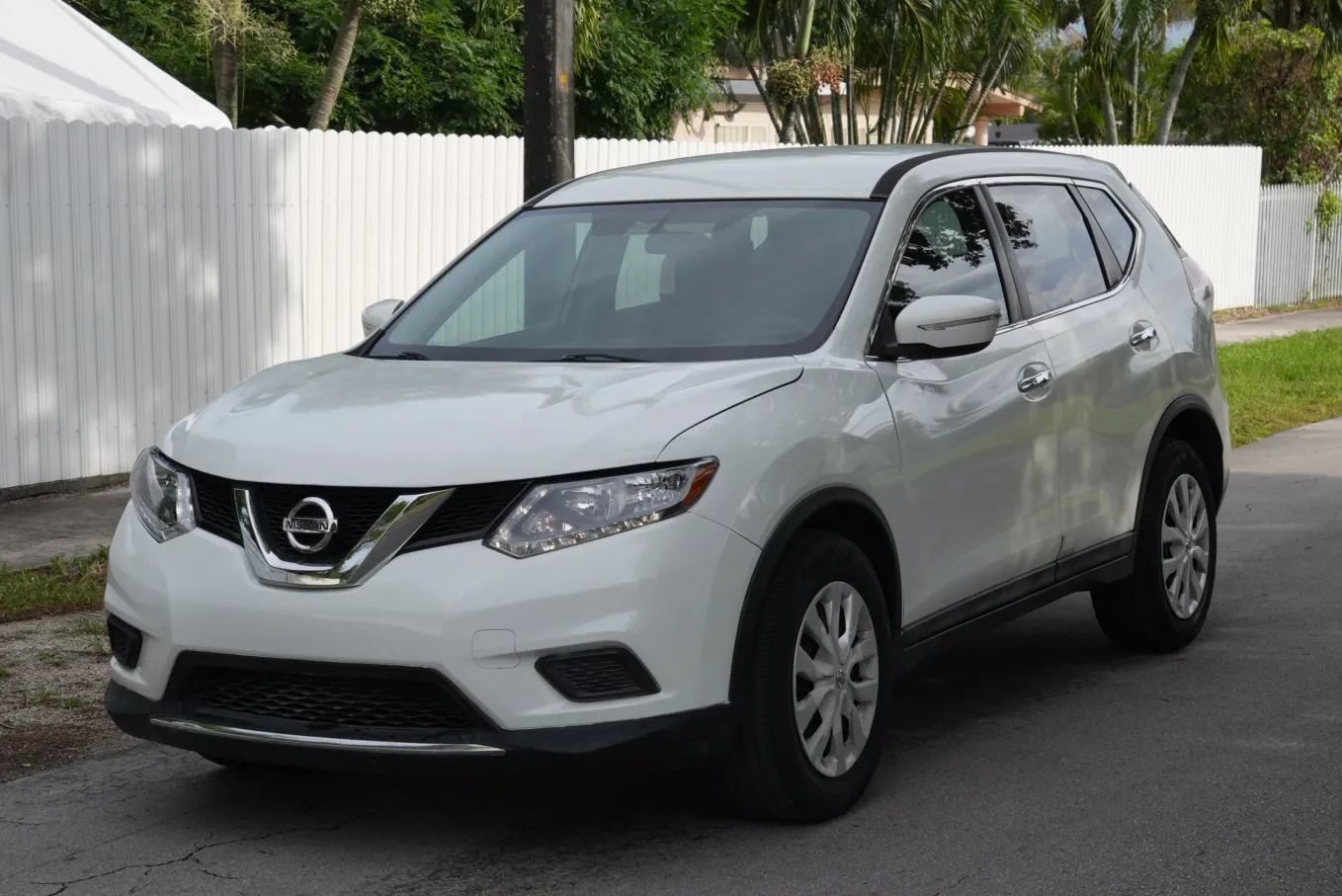 Used 2015 Nissan Rogue S FWD image 4
