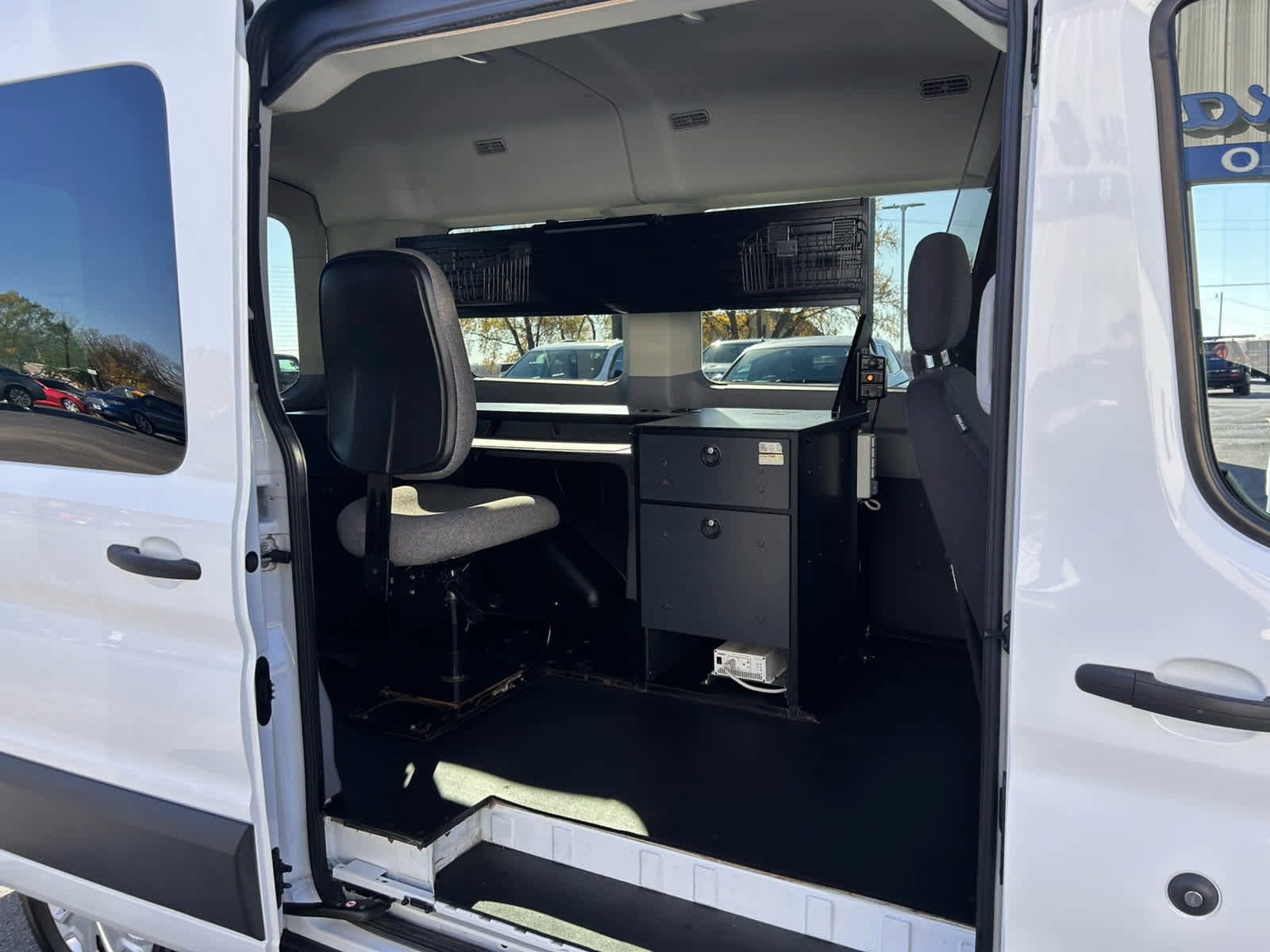 Used 2019 Ford Transit 150 XLT image 21