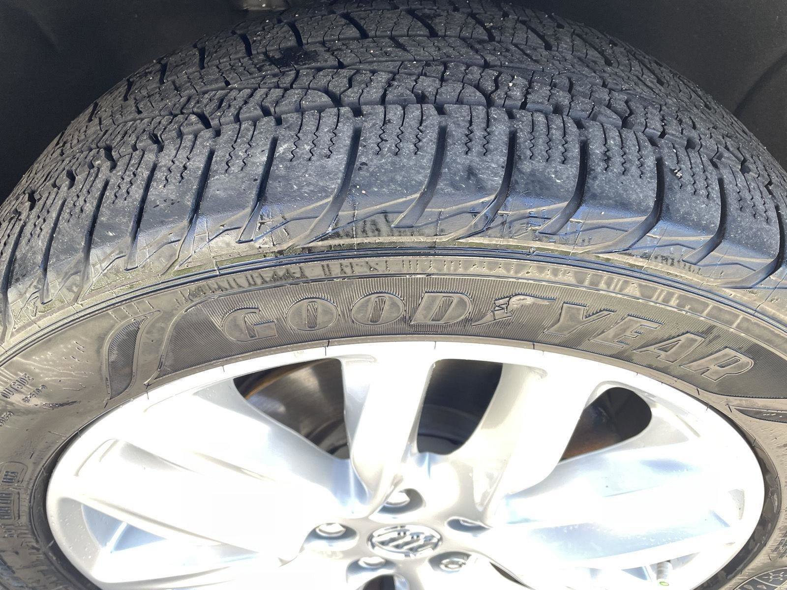 Used 2020 Buick Envision Premium w/ Driver Confidence Package image 14