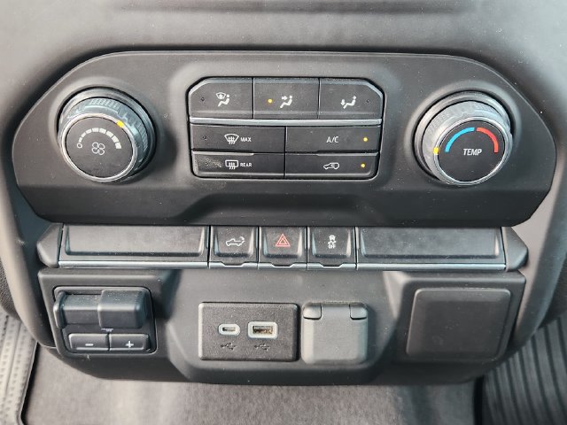 Used 2022 Chevrolet Silverado 2500 Custom w/ Custom Value Package AWD/4WD image 18