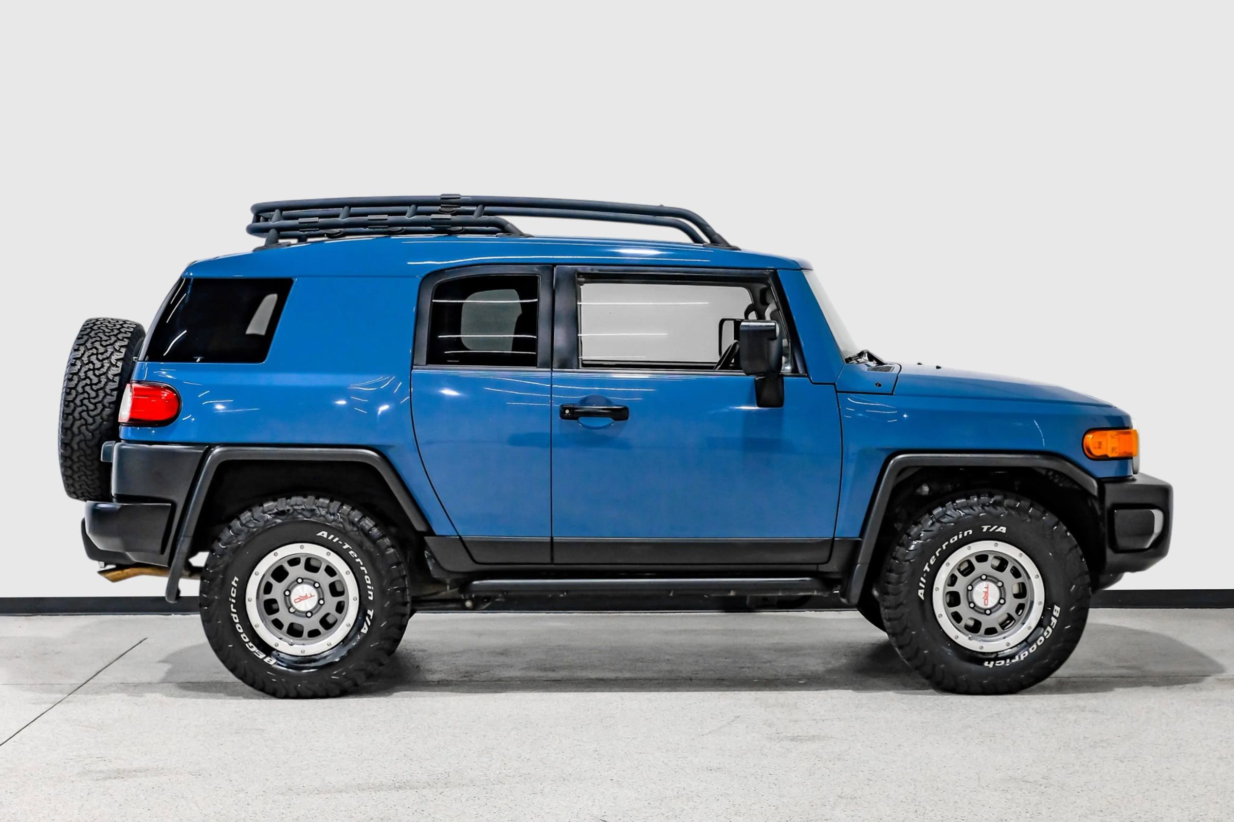 Used 2014 Toyota FJ Cruiser 4WD w/ Trail Teams Ultimate Edition image 5