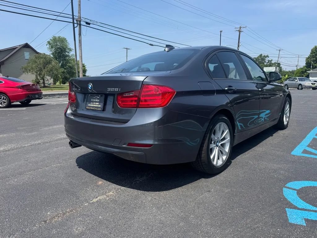 Used 2013 BMW 328i xDrive Sedan AWD/4WD image 3