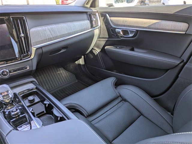 New 2024 Volvo S90 B6 Ultimate w/ Protection Package Premier image 16