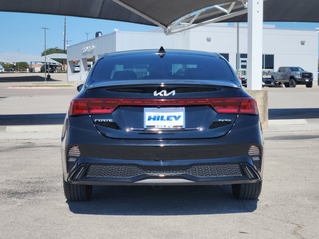 Used 2023 Kia Forte GT-Line w/ GT-Line Premium Package FWD image 6