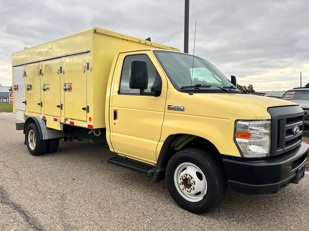 Used 2019 Ford E-450 and Econoline 450 Super Duty w/ Power Windows & Locks Group