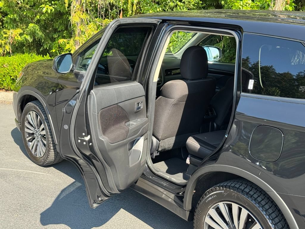 Used 2020 Mitsubishi Outlander ES AWD/4WD image 12