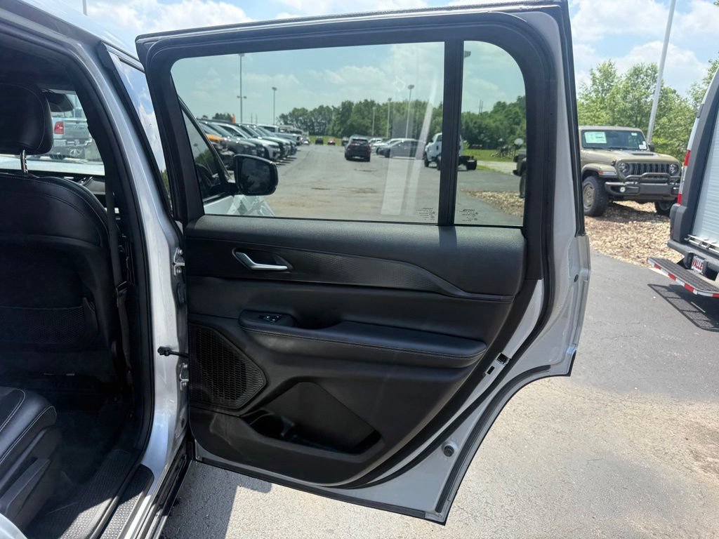 Certified 2024 Jeep Grand Cherokee L Altitude AWD/4WD image 51