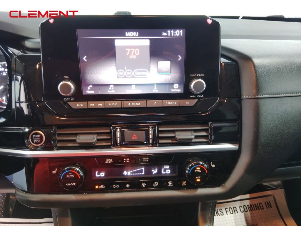 Used 2022 Nissan Pathfinder SV image 16