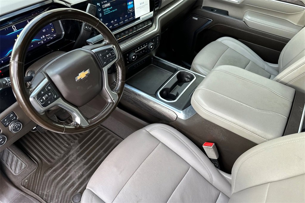 Used 2024 Chevrolet Silverado 3500 LTZ w/ LTZ Convenience Package image 11