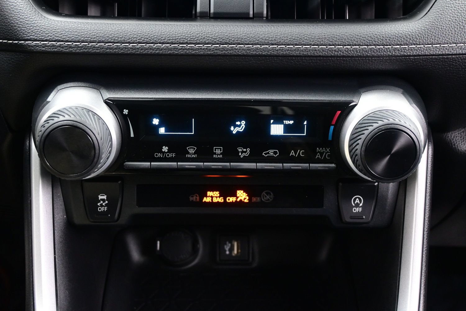 Used 2023 Toyota RAV4 LE AWD/4WD image 19