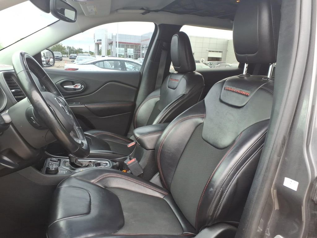 Used 2020 Jeep Cherokee Trailhawk w/ Comfort/Convenience Group AWD/4WD image 14