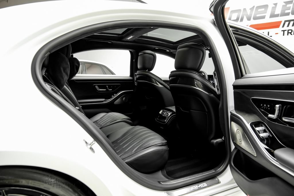 Used 2024 Mercedes-Benz S 63 AMG S w/ Carbon Fiber Exterior Package image 45
