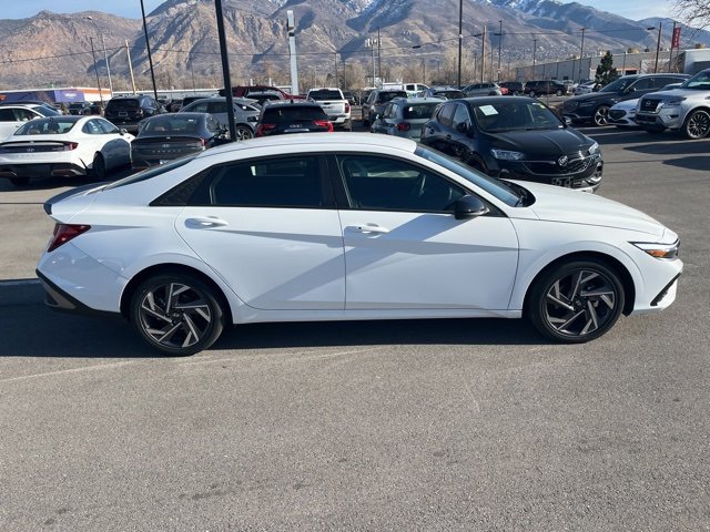 Used 2025 Hyundai Elantra SEL image 4