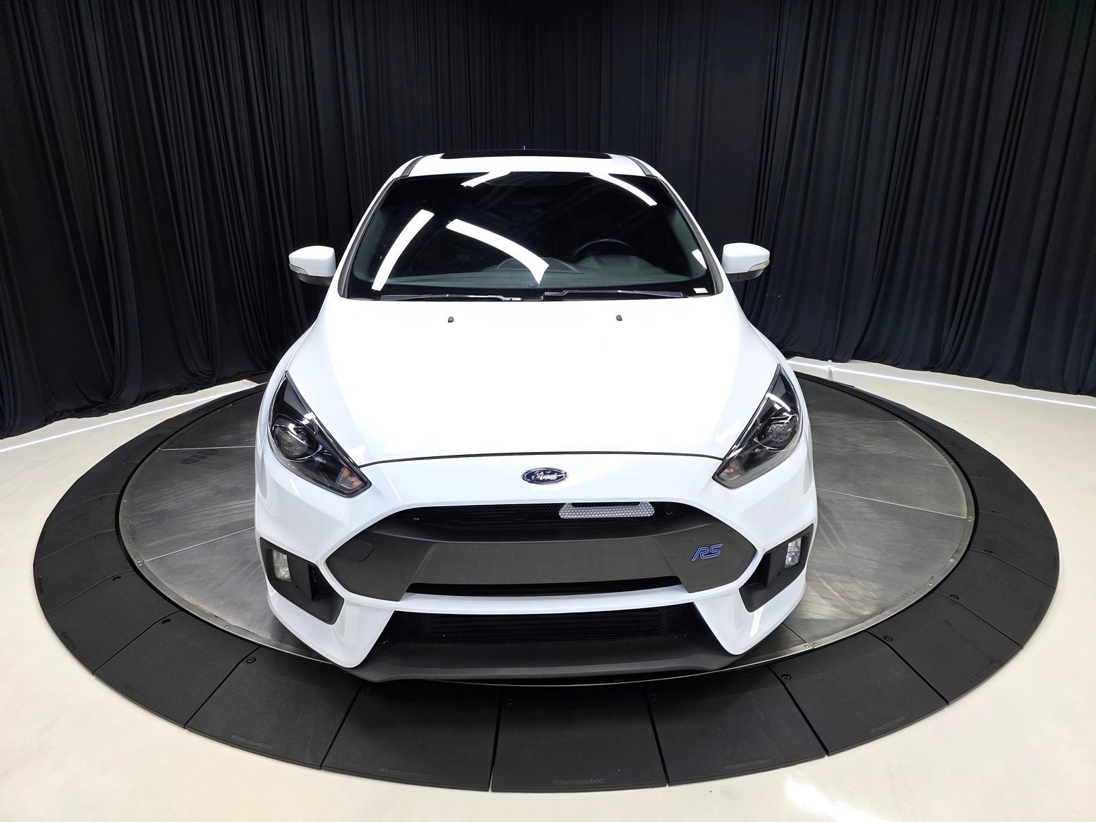 Used 2017 Ford Focus RS AWD/4WD image 8