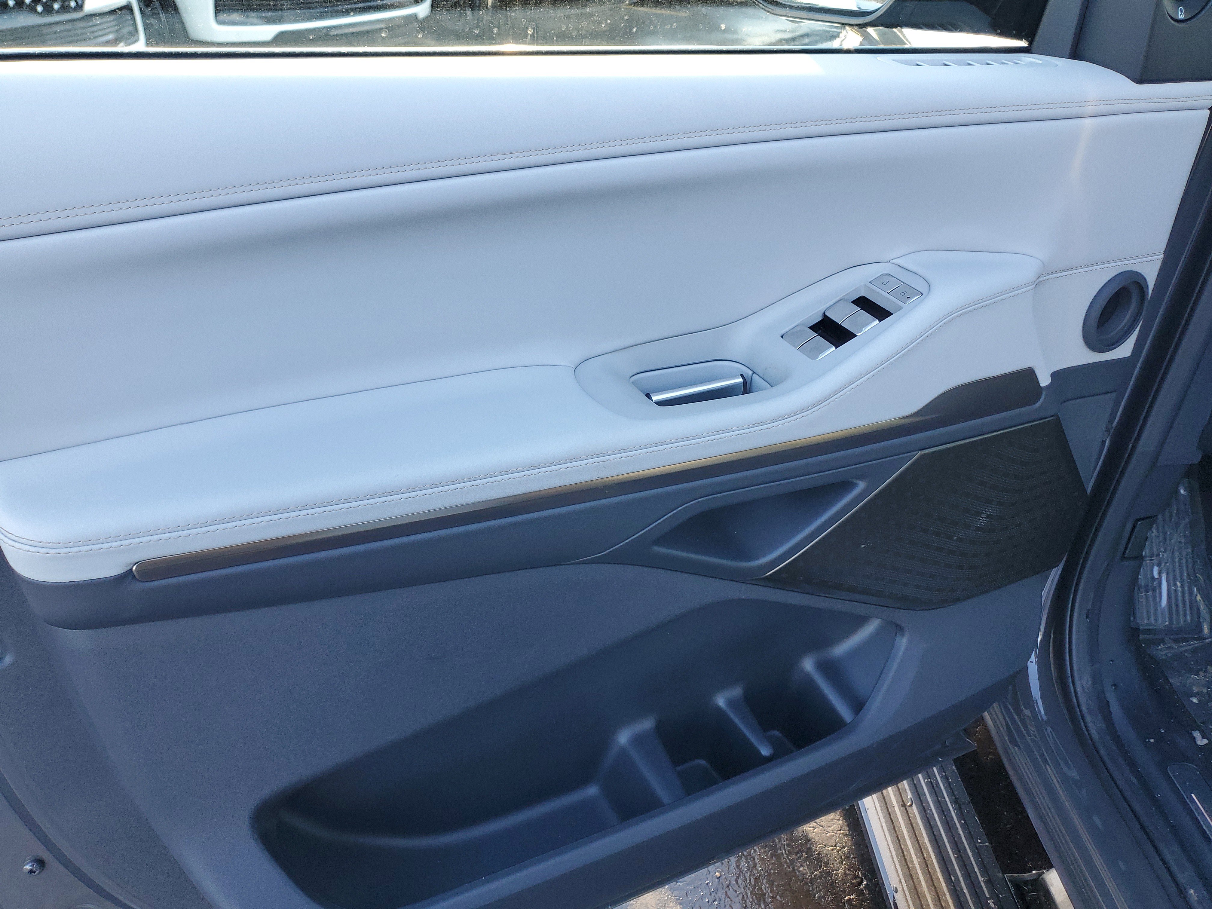 New 2025 Lincoln Navigator L Black Label image 8