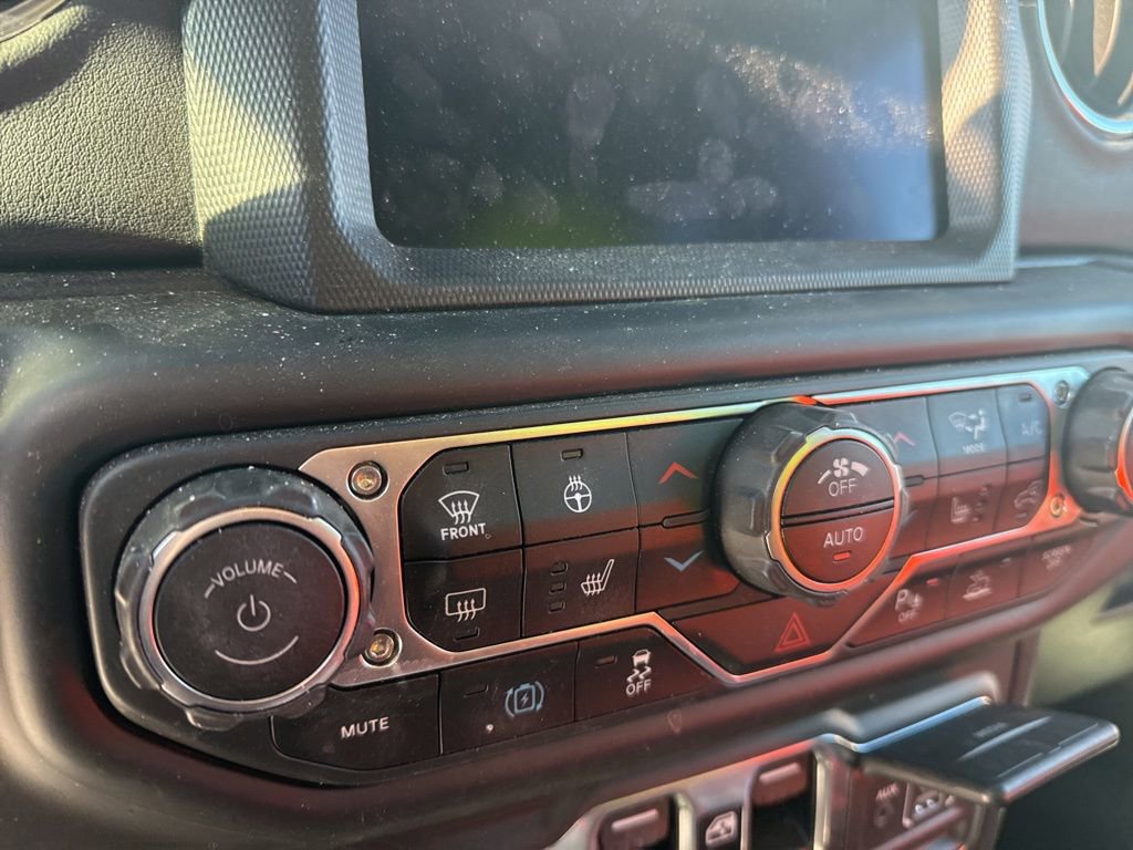 Used 2021 Jeep Wrangler Unlimited Sahara w/ Cold Weather Group image 16