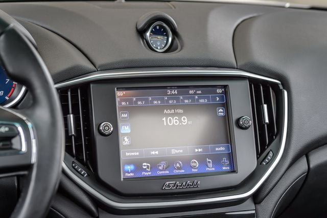 Used 2016 Maserati Ghibli RWD image 29