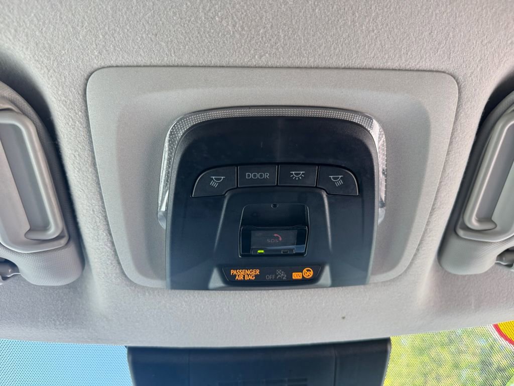 Used 2023 Toyota Corolla Cross LE AWD/4WD image 25