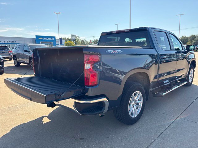 Used 2022 Chevrolet Silverado 1500 LT AWD/4WD image 6