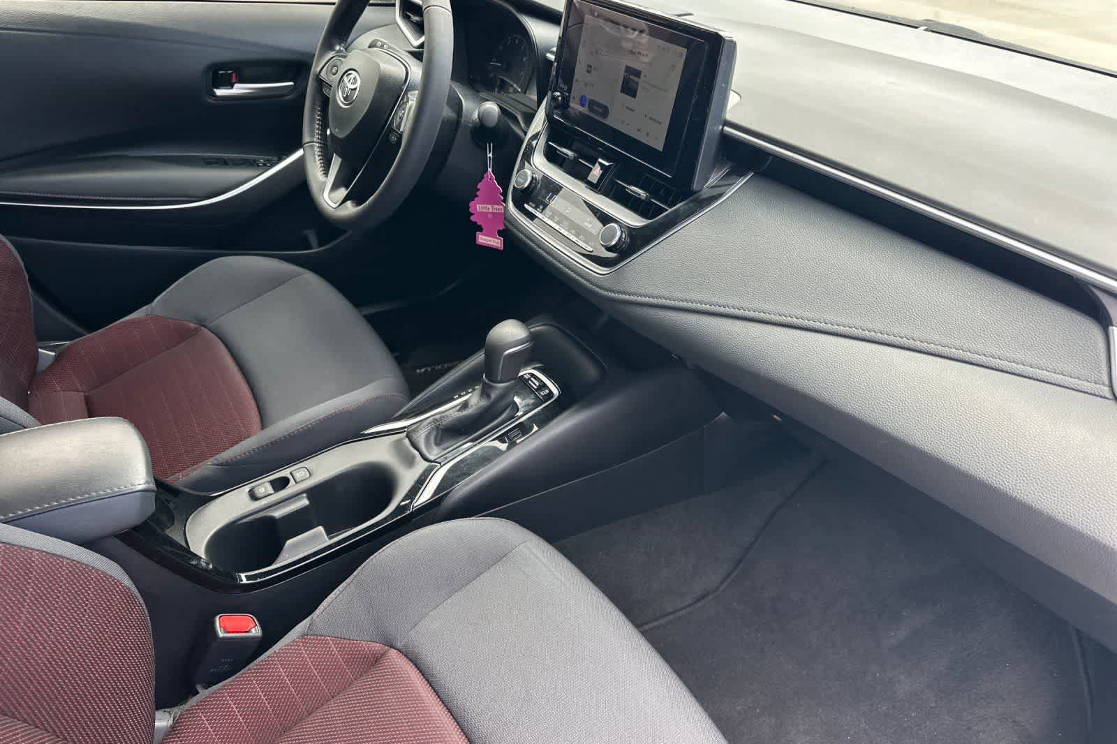 Used 2023 Toyota Corolla SE w/ SE Premium Package FWD image 17