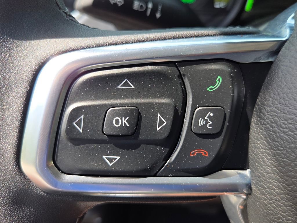 Used 2025 Jeep Wrangler Unlimited Sahara image 23